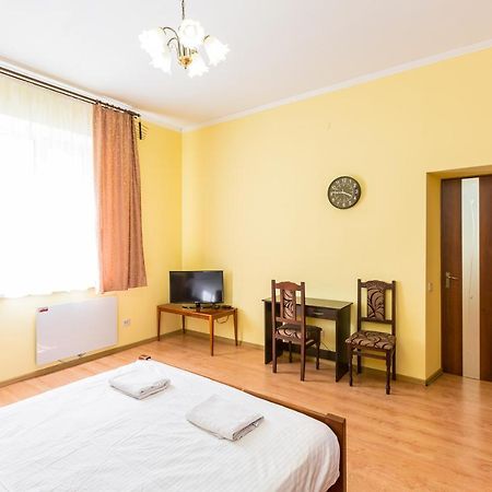 Квартира В Центрі Подобово На Вулиці Коперника 26 Біля Палацу Мистецтв Lviv Eksteriør bilde