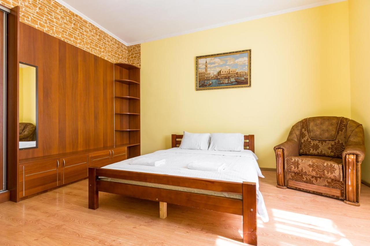 Квартира В Центрі Подобово На Вулиці Коперника 26 Біля Палацу Мистецтв Lviv Eksteriør bilde
